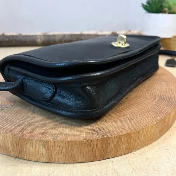 Vintage Coach Black Dinky 4422 Turnlock Crossbody Bag Made in USA NYC Era - Picture 8 of 16